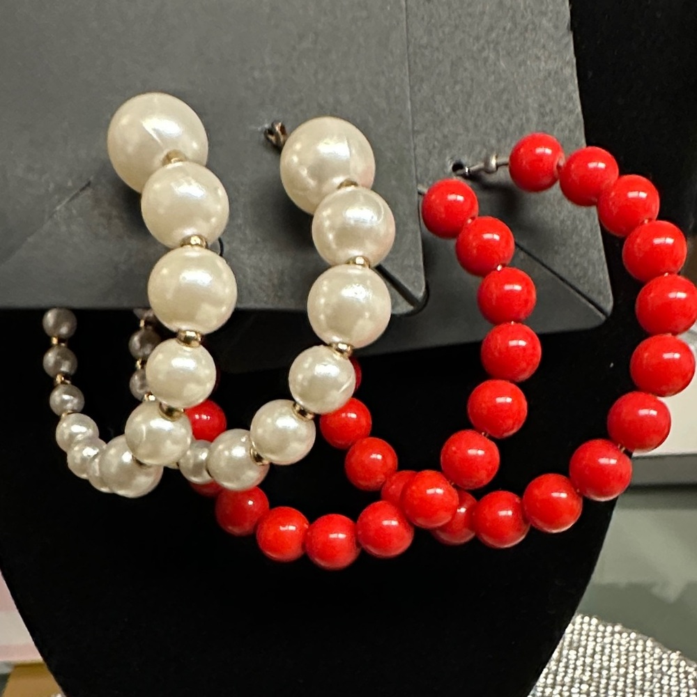 ❣️5|$25❣️Elegant Pearl and Red Bead Hoop Earrings
